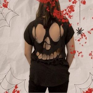 Halloween skull 💀 ripped tee L